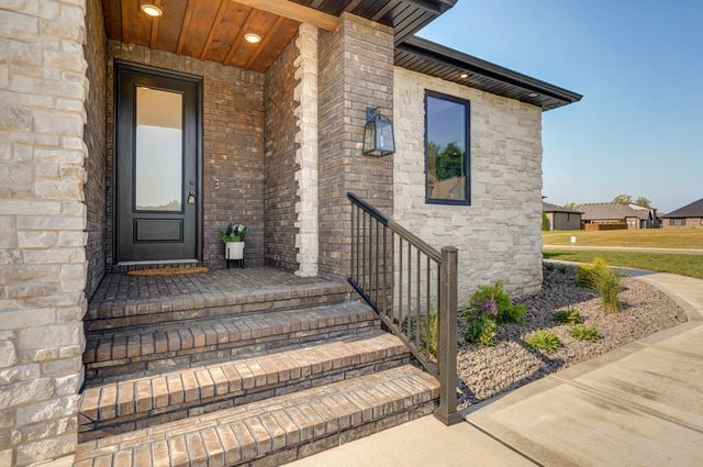 6006 S Maryland Avenue, Springfield, MO 65810