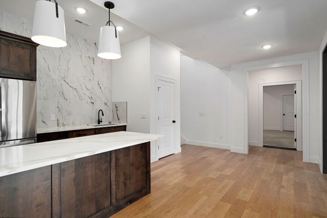 6006 S Maryland Avenue, Springfield, MO 65810