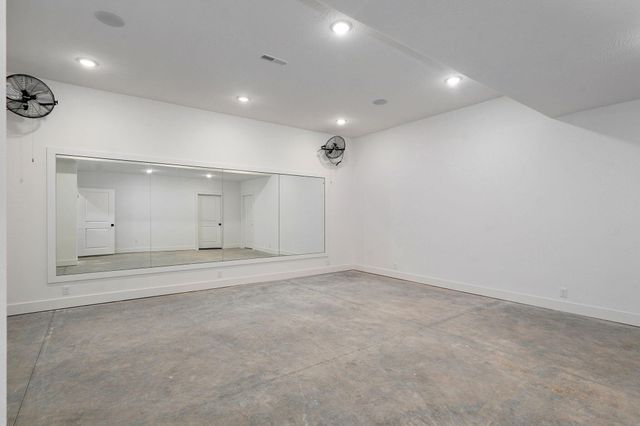 6006 S Maryland Avenue, Springfield, MO 65810