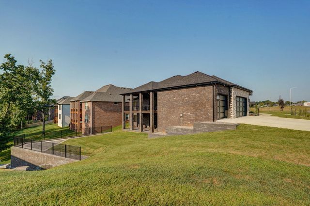 6006 S Maryland Avenue, Springfield, MO 65810