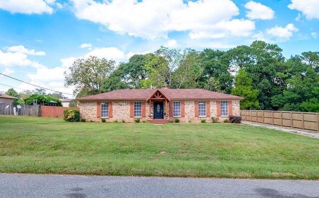 8134 Brunson Avenue, Semmes, AL 36575