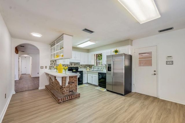 8134 Brunson Avenue, Semmes, AL 36575