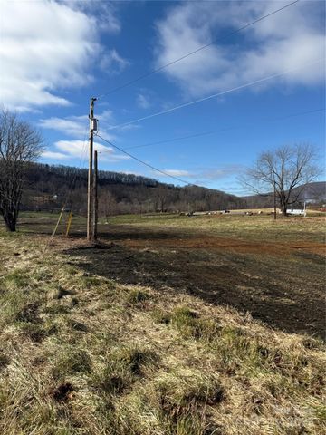 511 Laughter Road, Hendersonville, NC 28792