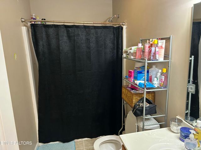 132 Ridgefield Drive, Dandridge, TN 37725