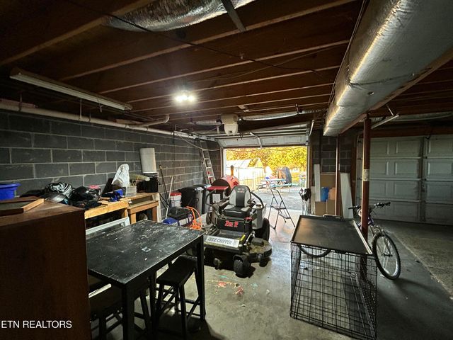 132 Ridgefield Drive, Dandridge, TN 37725