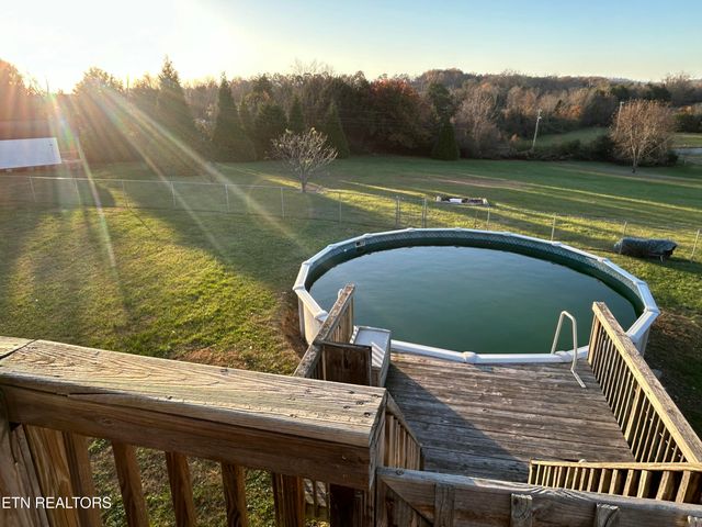 132 Ridgefield Drive, Dandridge, TN 37725