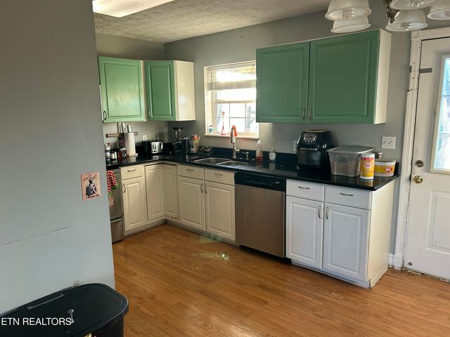 132 Ridgefield Drive, Dandridge, TN 37725