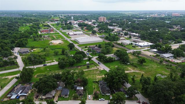 206 Clark Street, Richmond, TX 77469