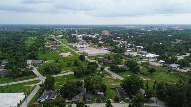 206 Clark Street, Richmond, TX 77469