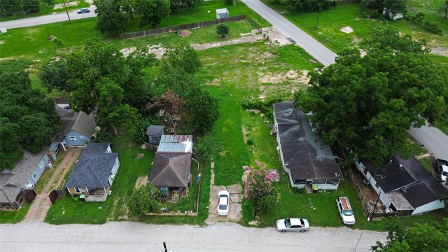 206 Clark Street, Richmond, TX 77469