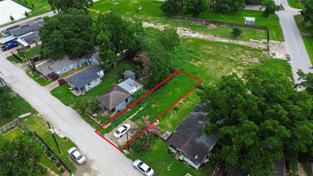 206 Clark Street, Richmond, TX 77469