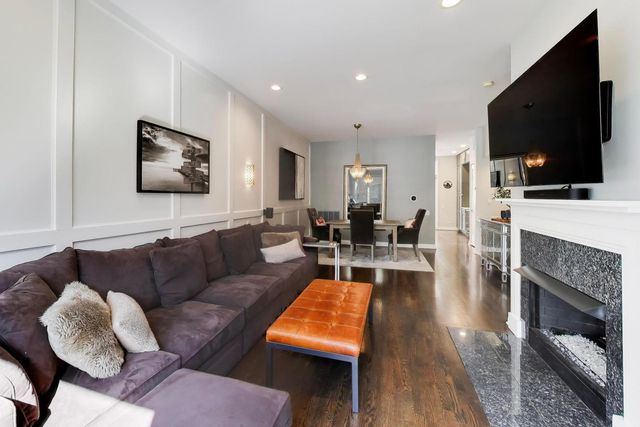 511 N PEORIA Street, Chicago, IL 60642