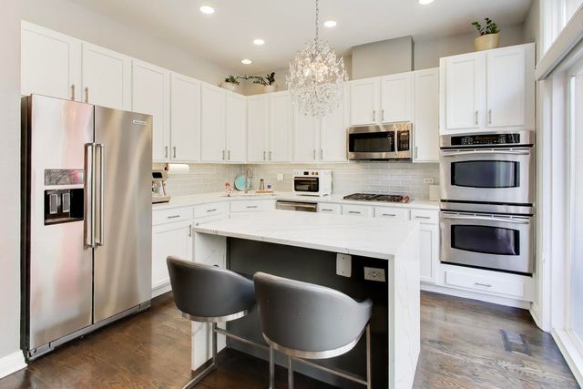 511 N PEORIA Street, Chicago, IL 60642