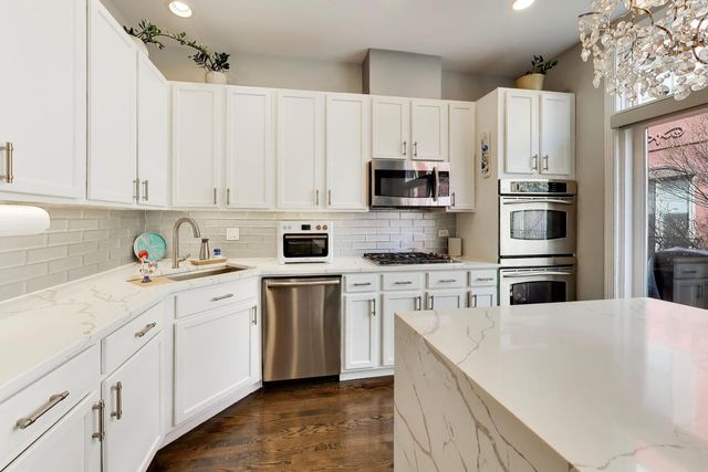 511 N PEORIA Street, Chicago, IL 60642