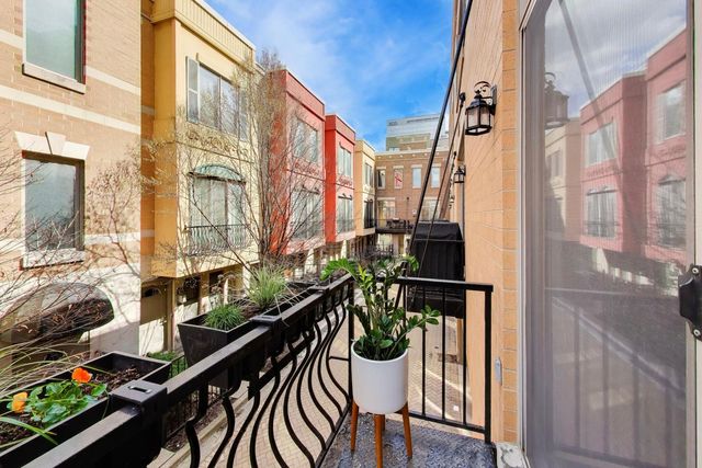 511 N PEORIA Street, Chicago, IL 60642