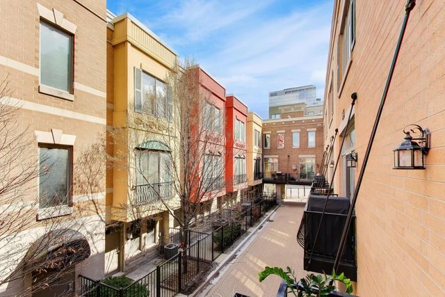 511 N PEORIA Street, Chicago, IL 60642