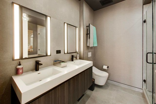 511 N PEORIA Street, Chicago, IL 60642