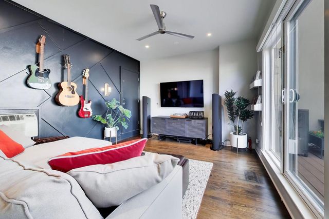 511 N PEORIA Street, Chicago, IL 60642