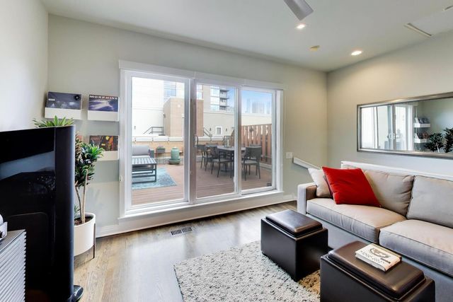 511 N PEORIA Street, Chicago, IL 60642