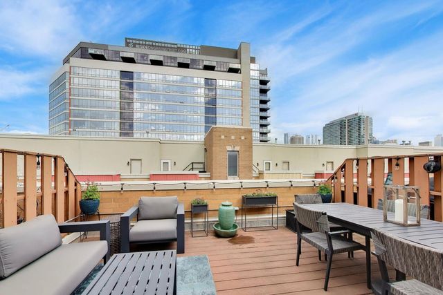 511 N PEORIA Street, Chicago, IL 60642