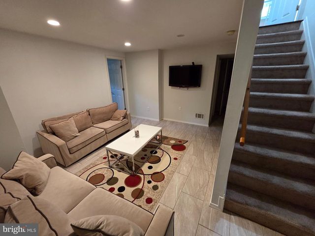12501 CROSS COUNTRY LN, Reston, VA 20191
