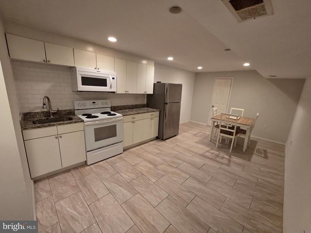 12501 CROSS COUNTRY LN, Reston, VA 20191