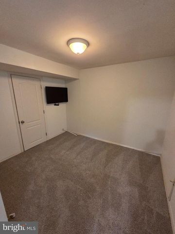 12501 CROSS COUNTRY LN, Reston, VA 20191