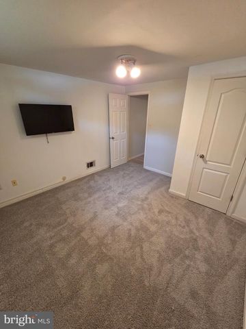 12501 CROSS COUNTRY LN, Reston, VA 20191