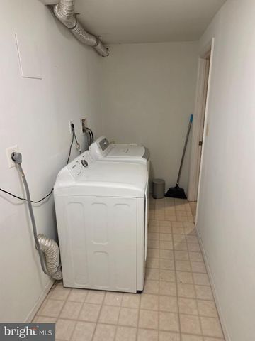 12501 CROSS COUNTRY LN, Reston, VA 20191