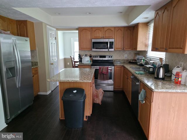 12501 CROSS COUNTRY LN, Reston, VA 20191