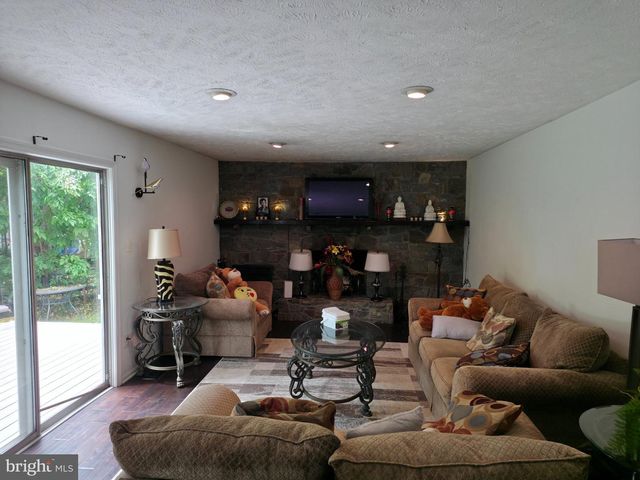 12501 CROSS COUNTRY LN, Reston, VA 20191