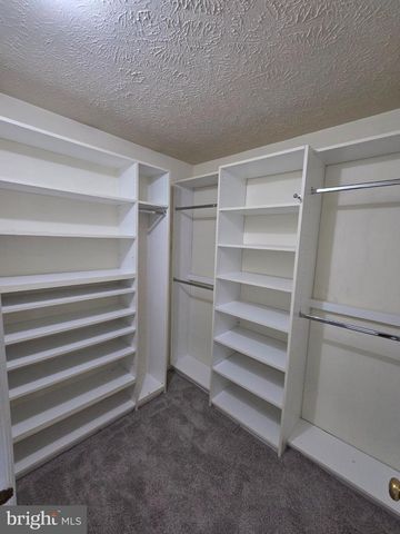 12501 CROSS COUNTRY LN, Reston, VA 20191