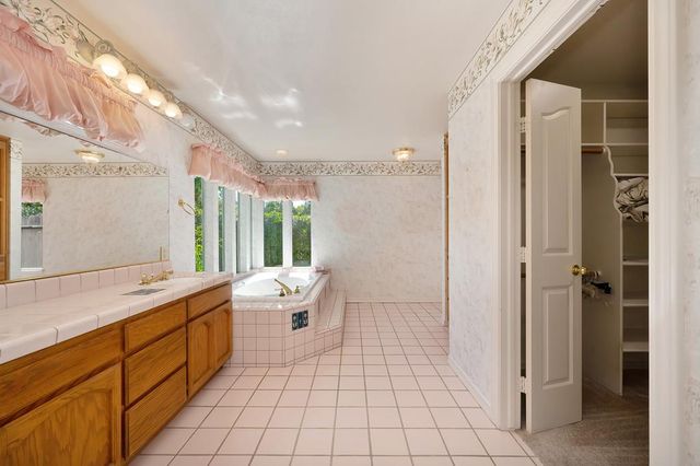 116 Raeanne Ln, Folsom, CA 95630