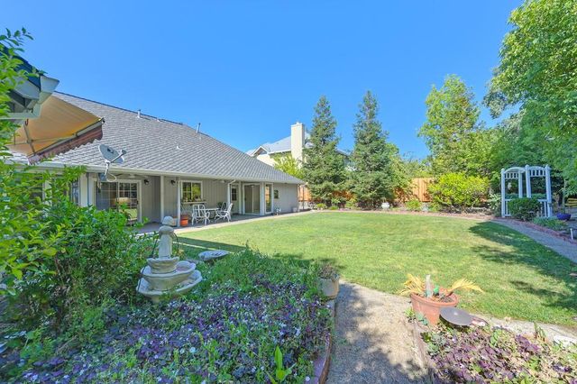 116 Raeanne Ln, Folsom, CA 95630