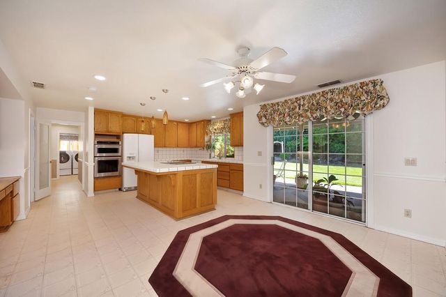 116 Raeanne Ln, Folsom, CA 95630