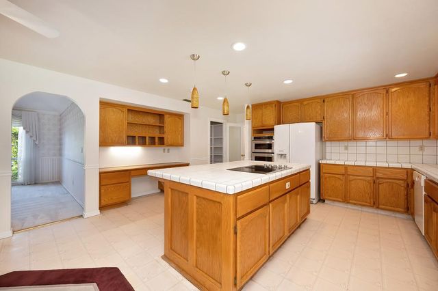 116 Raeanne Ln, Folsom, CA 95630