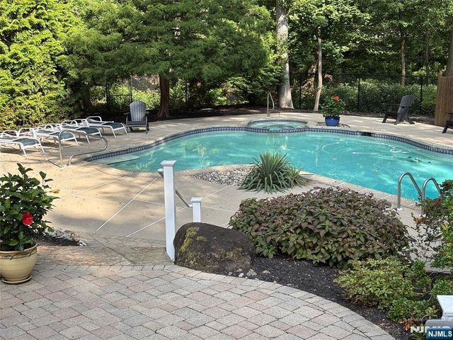 74 Van Blarcom Lane, Wyckoff, NJ 07481
