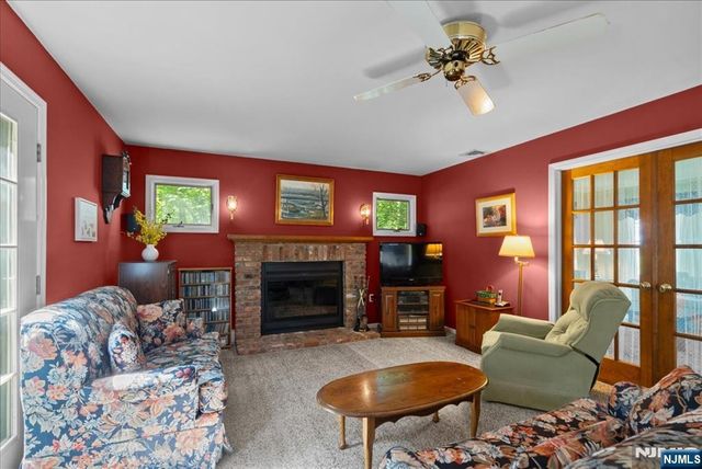 74 Van Blarcom Lane, Wyckoff, NJ 07481