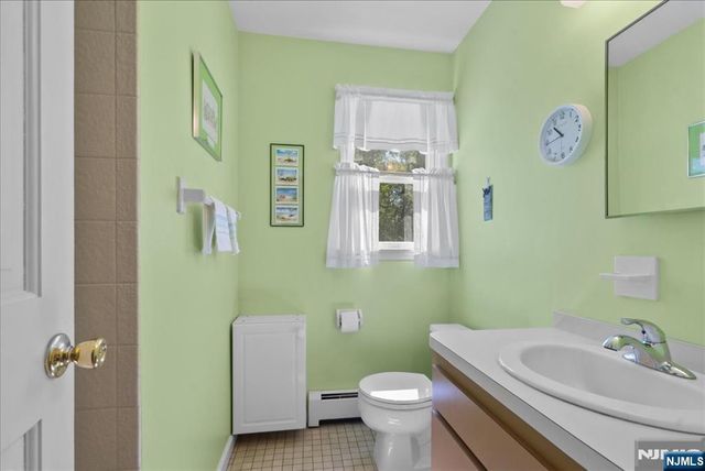 74 Van Blarcom Lane, Wyckoff, NJ 07481