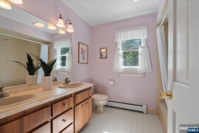 74 Van Blarcom Lane, Wyckoff, NJ 07481