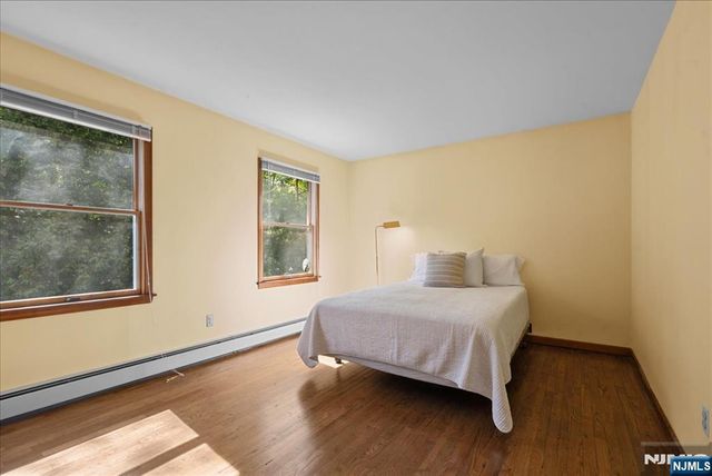 74 Van Blarcom Lane, Wyckoff, NJ 07481
