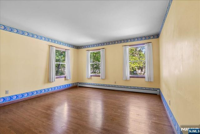 74 Van Blarcom Lane, Wyckoff, NJ 07481