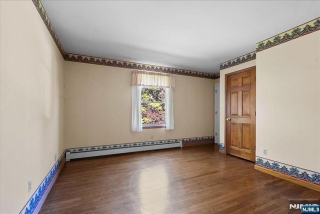 74 Van Blarcom Lane, Wyckoff, NJ 07481