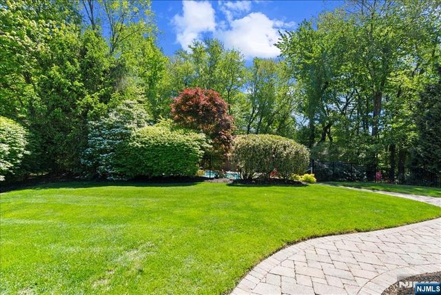 74 Van Blarcom Lane, Wyckoff, NJ 07481