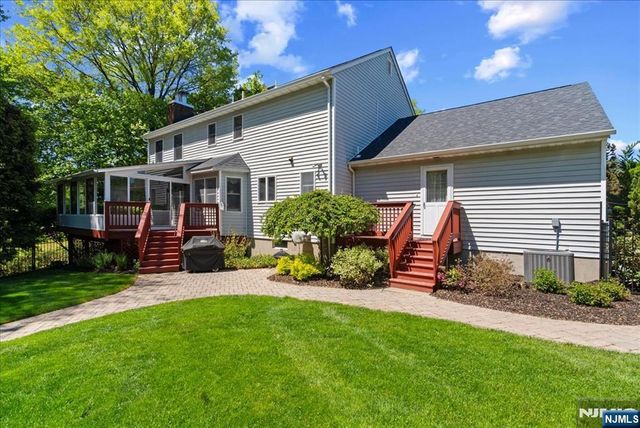 74 Van Blarcom Lane, Wyckoff, NJ 07481