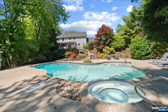 74 Van Blarcom Lane, Wyckoff, NJ 07481