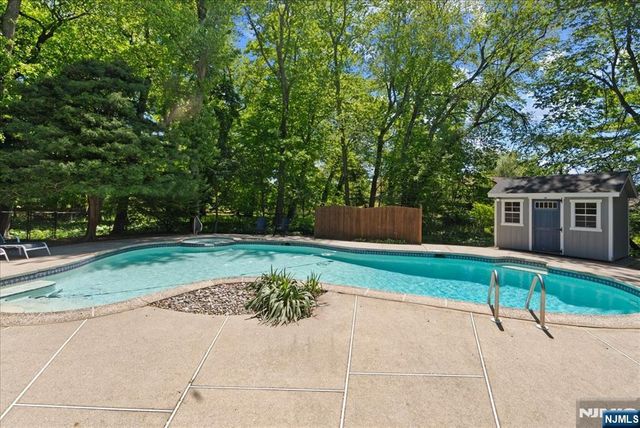 74 Van Blarcom Lane, Wyckoff, NJ 07481