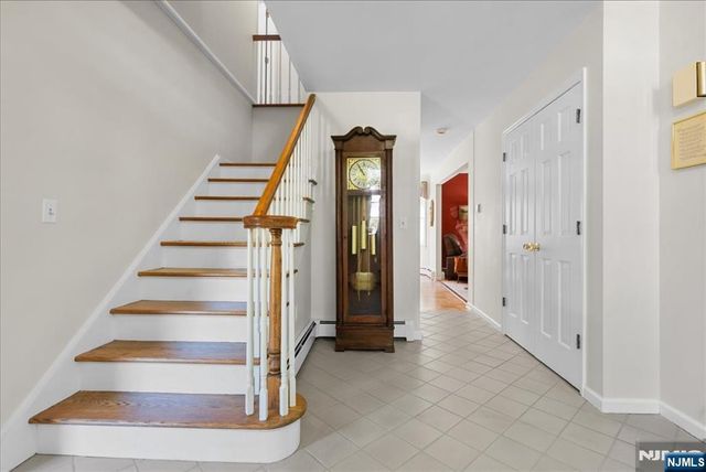74 Van Blarcom Lane, Wyckoff, NJ 07481