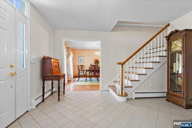 74 Van Blarcom Lane, Wyckoff, NJ 07481