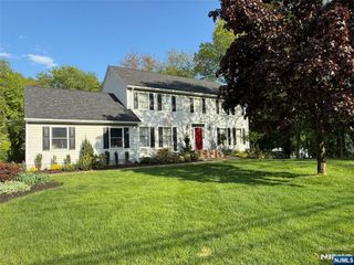 74 Van Blarcom Lane, Wyckoff, NJ 07481
